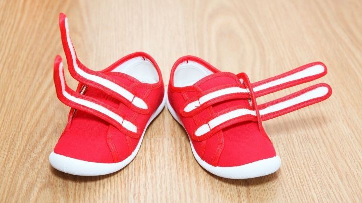 Kindern das Schuhe anziehen erleichtern Frag Mutti