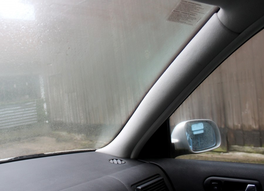 Feuchtigkeit im Auto beseitigen: Tipps und Tricks - AutoScout24