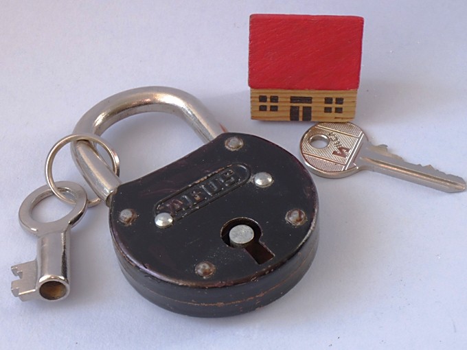 Ersatzschlüssel-Versteck: An diesen Orten ist Ihr Haustürschlüssel unsicher