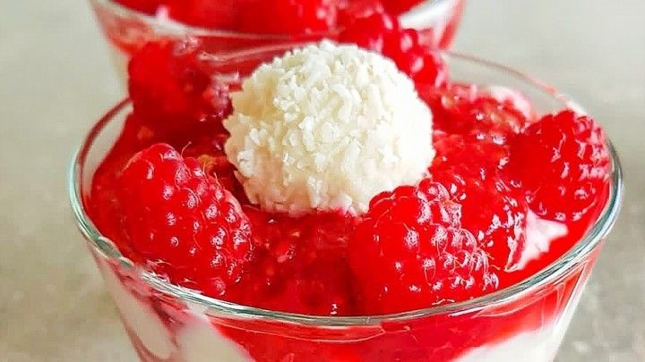 Raffaello Creme mit Himbeeren - Rezept | Frag Mutti