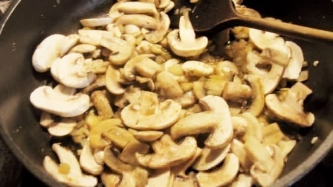 Schneller Nudeltopf Mit Champignons Und Spinat Vegetarisch Rezept