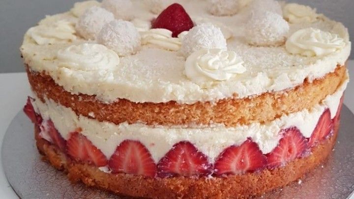 Raffaellotorte mit Erdbeeren - Rezept | Frag Mutti