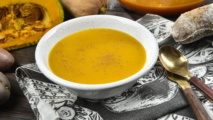 Kräftige Kürbis-Kartoffel-Sellerie-Suppe - Rezept | Frag Mutti