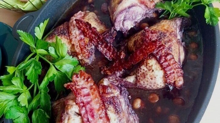 Geschmortes Rotwein-Hähnchen - Rezept | Frag Mutti