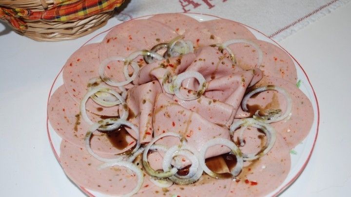 Pikante Extrawurst in Essig und Öl - Rezept | Frag Mutti