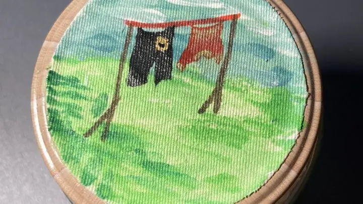 Kleine Geschenke sind wunderbar! Mit ein paar Zutaten kannst du selbstgemachtes Waschmittel verschenken.