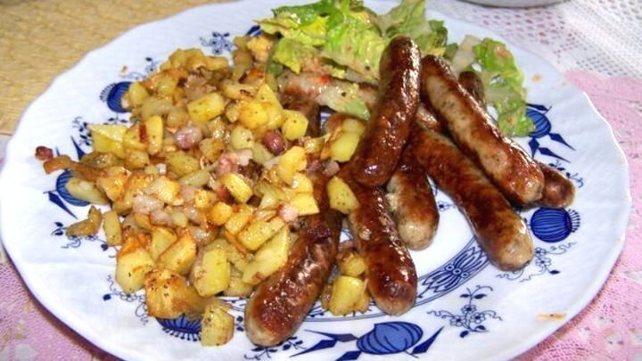 Nürnberger Bratwürste mit Bratkartoffeln