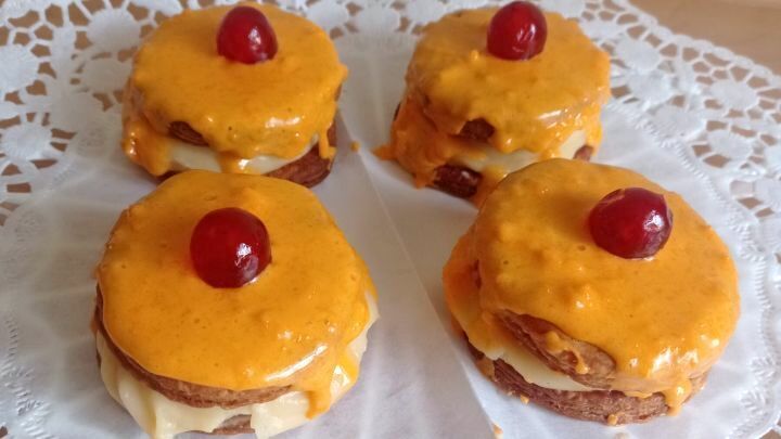 Spanische Puddingtörtchen (Tortas locas)