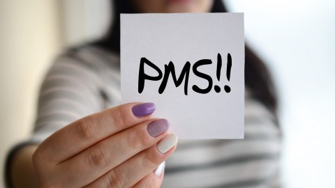 PMS natürlich behandeln: 6 Hausmittel & Tipps