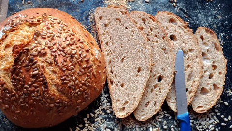 Bäcker-Brot mit Joghurt-Kruste