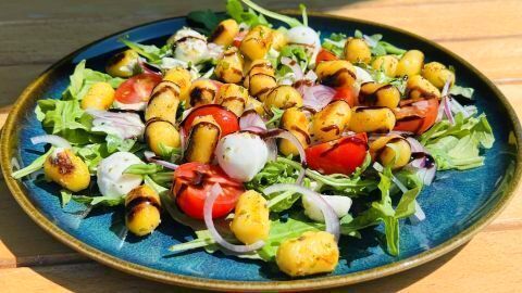 Gnocchi-Salat mit Rucola & Pesto