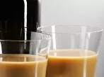 Sahnelikör (geschmacklich ähnlich Baileys)