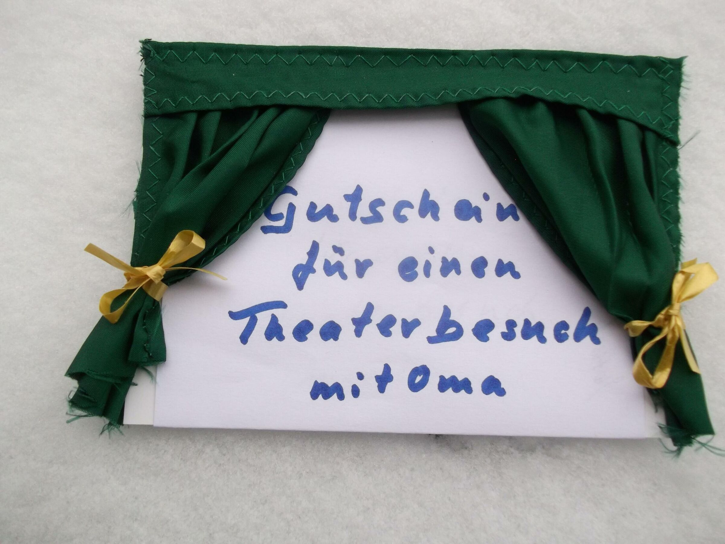 Geschenk: Gutschein für Theaterbesuch | Frag Mutti