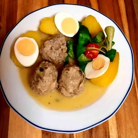Kapernklopse mit Kartoffeln